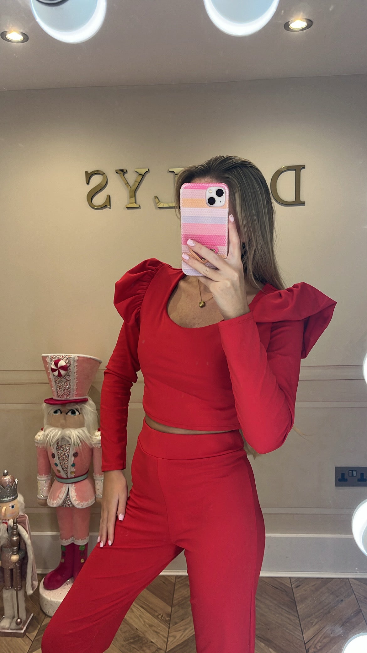 Ruffle shoulder cropped