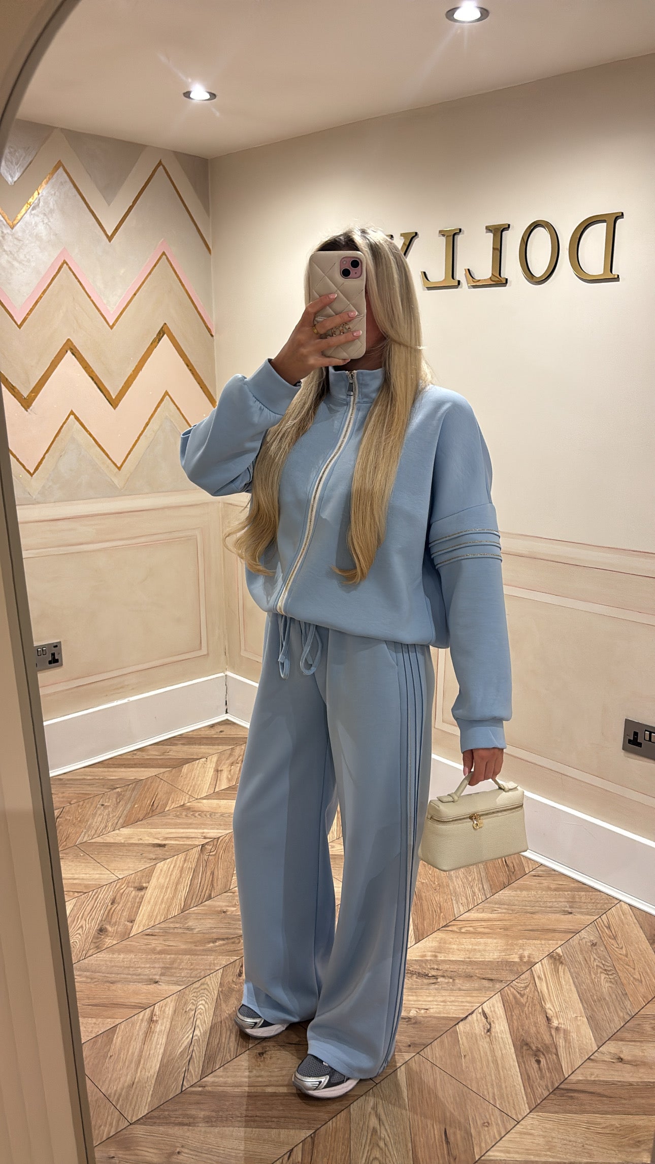 Glitter trim lounge set