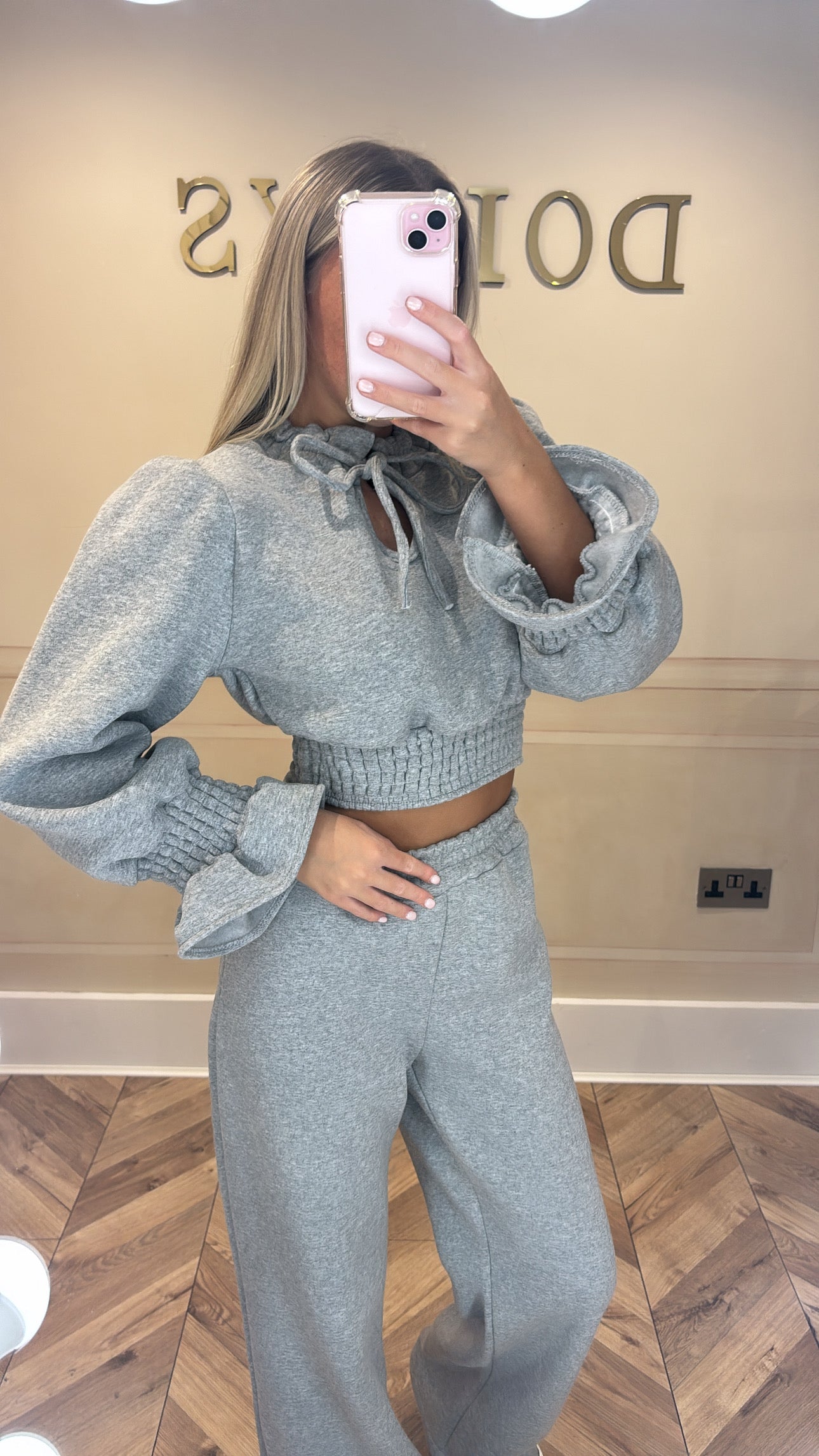 Frill cuff lounge set