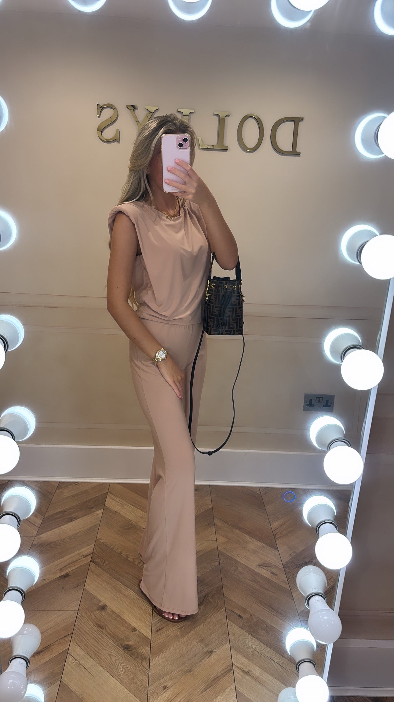 Padded shoulder lounge set 