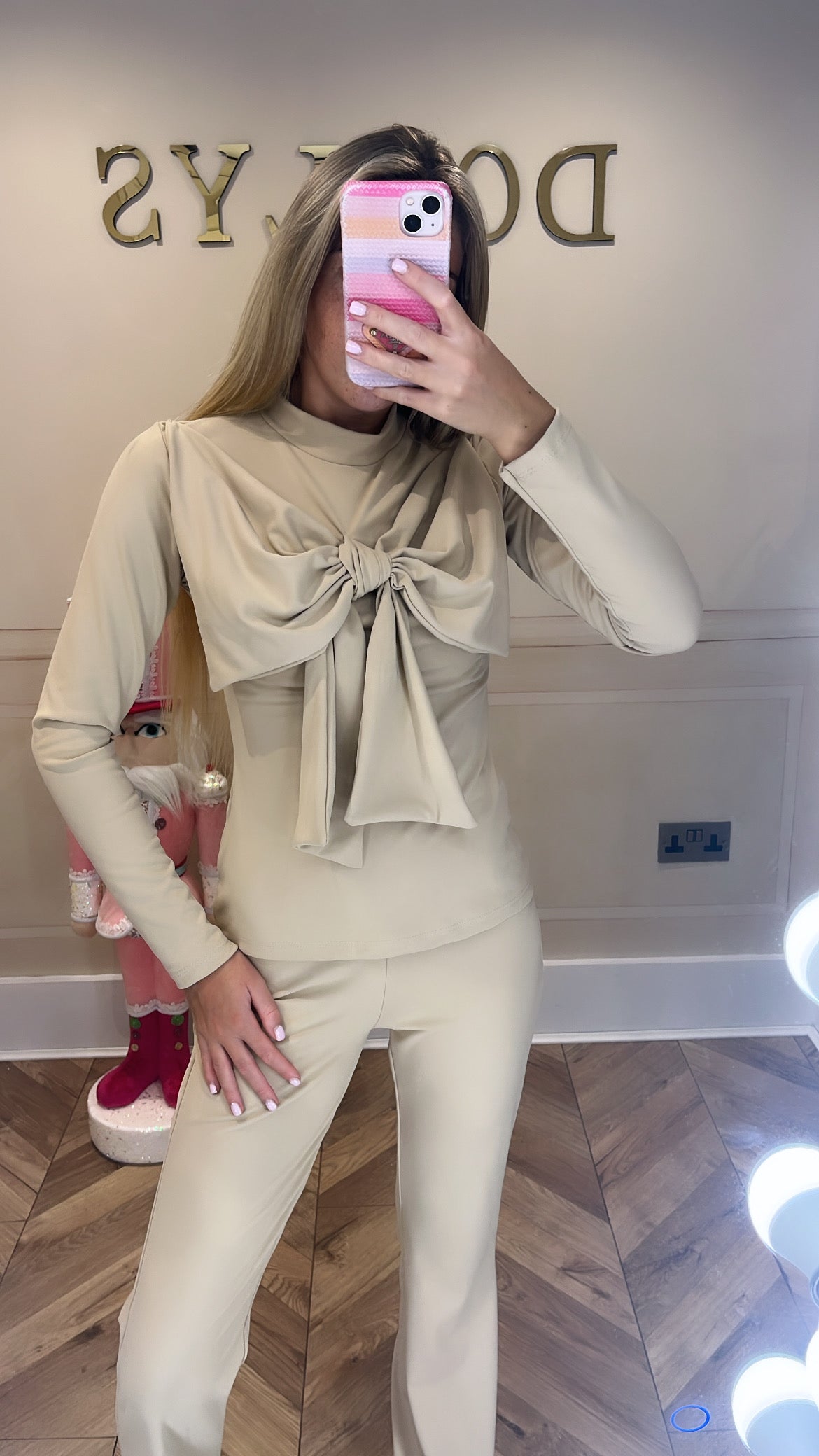 Bow front lounge set