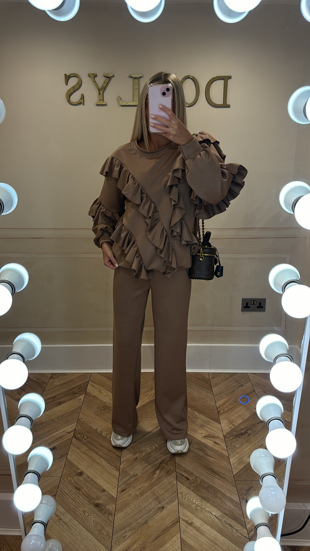 Frilly flared lounge set