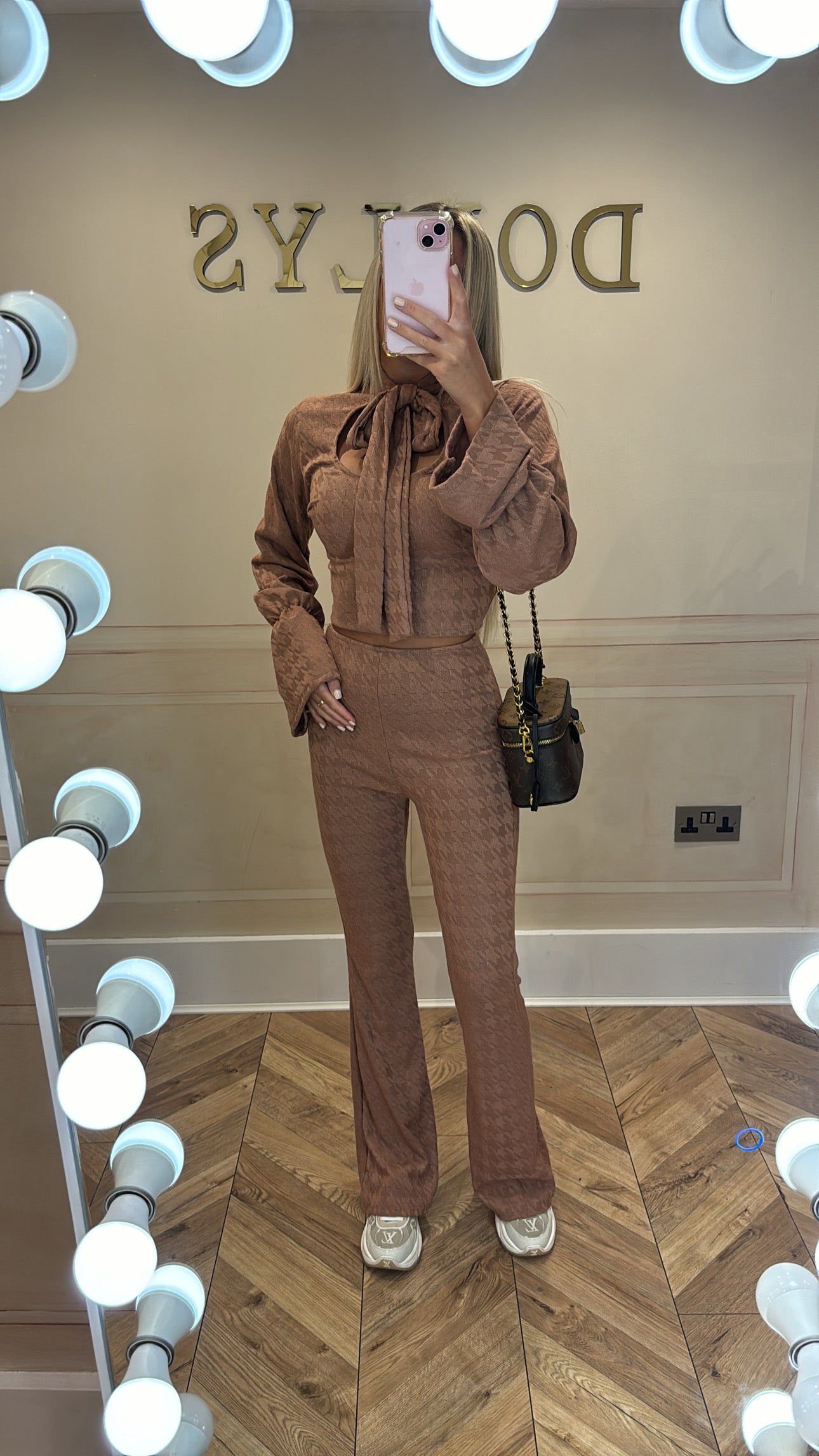 Bow neck lounge set