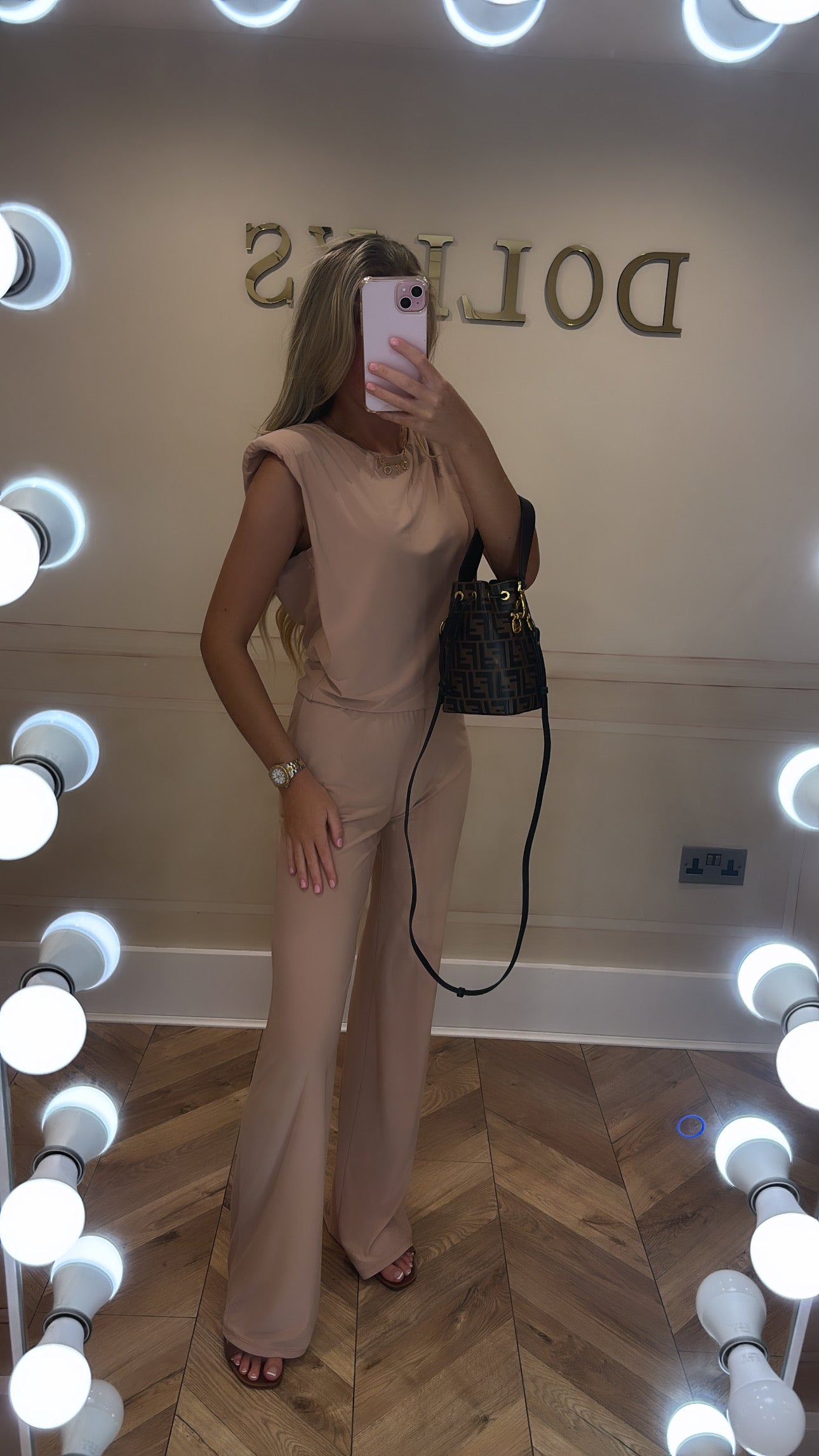 Padded shoulder lounge set 