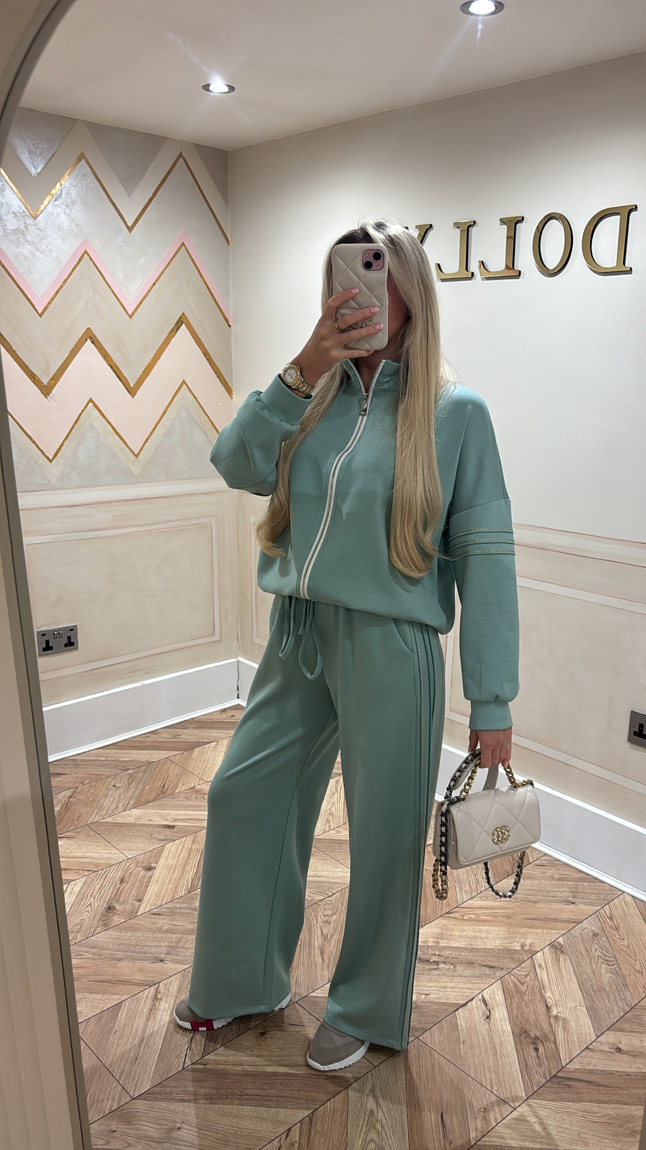 Glitter trim lounge set