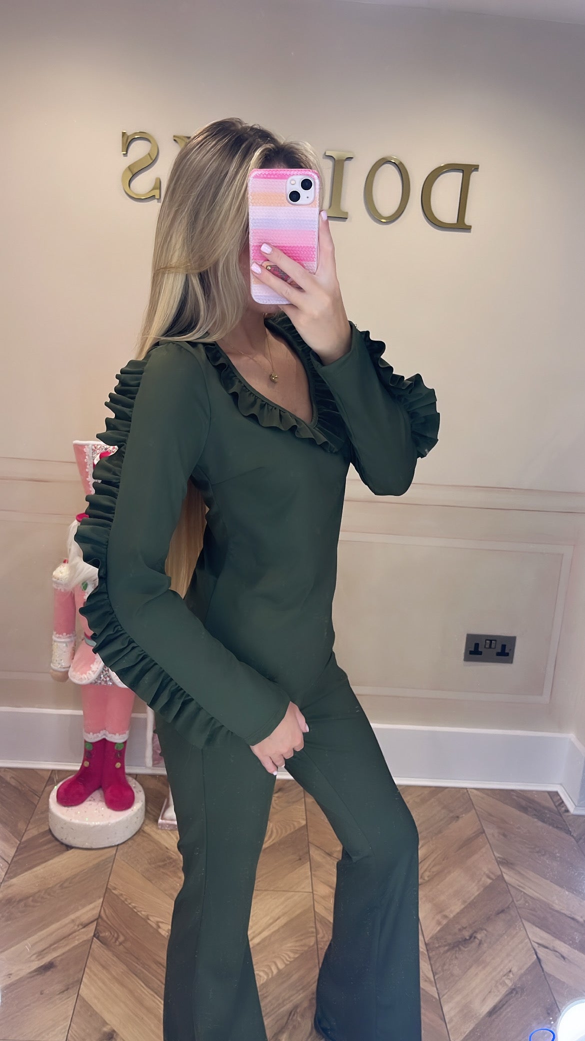 Frill hem lounge set