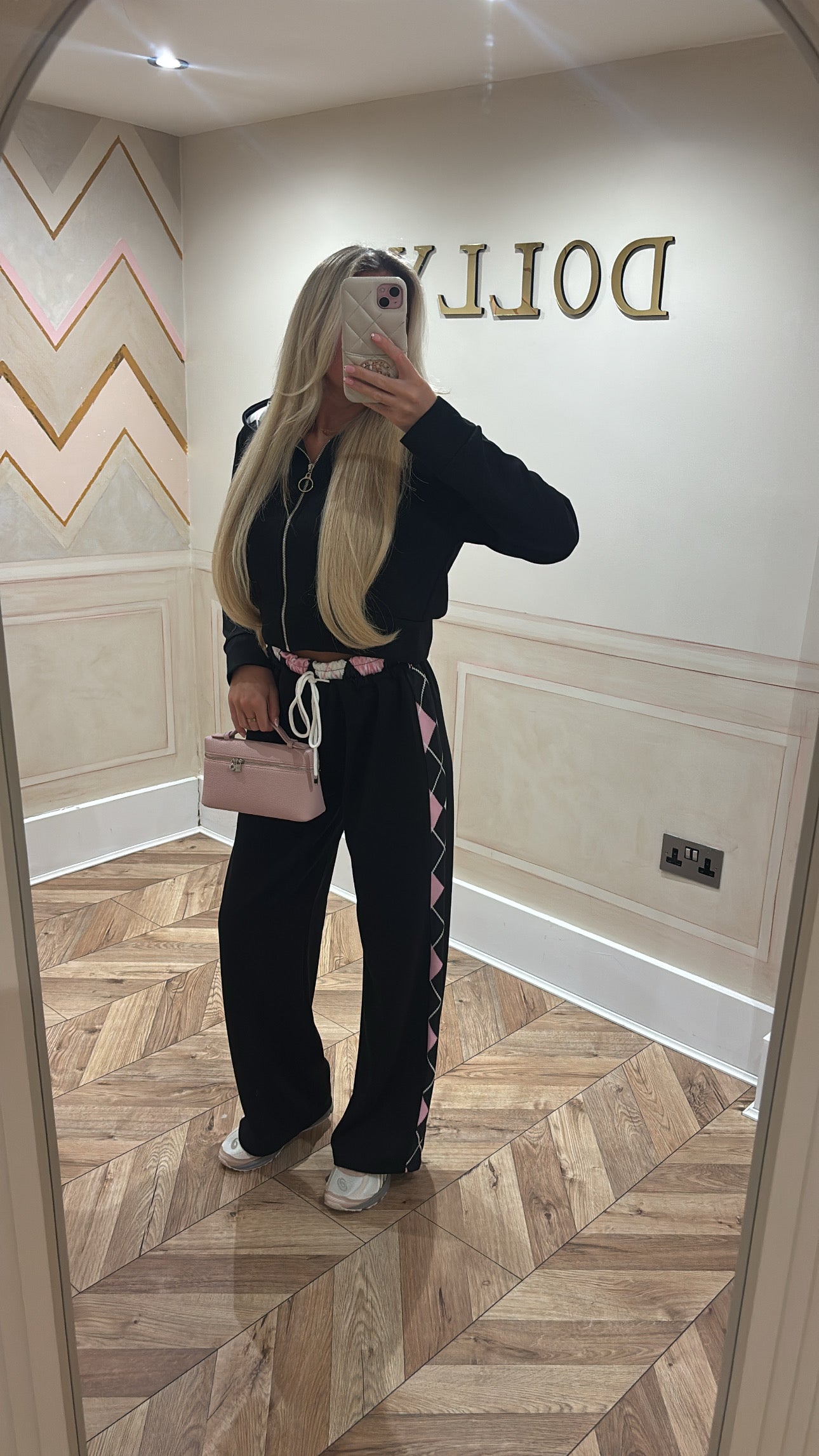 Chequered hood lounge set￼