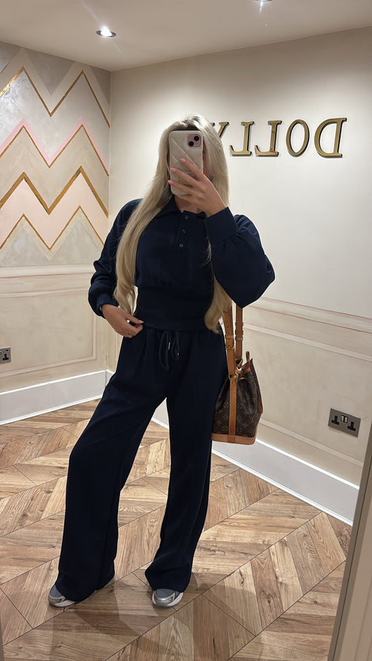 Button collar lounge set