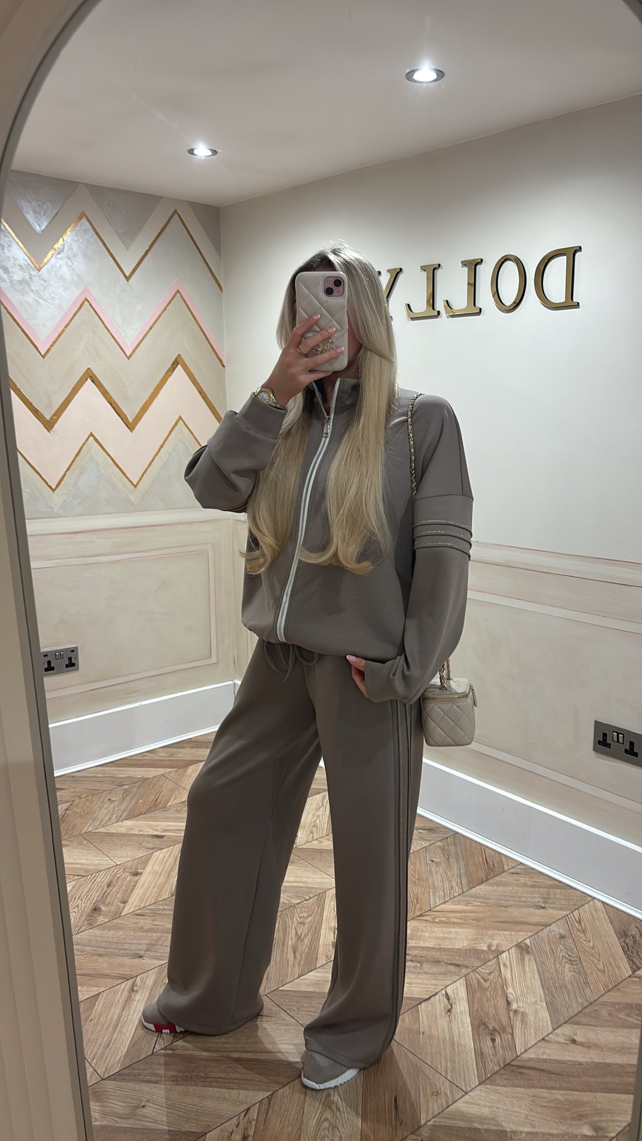 Glitter trim lounge set