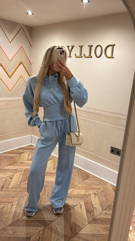 Button collar lounge set