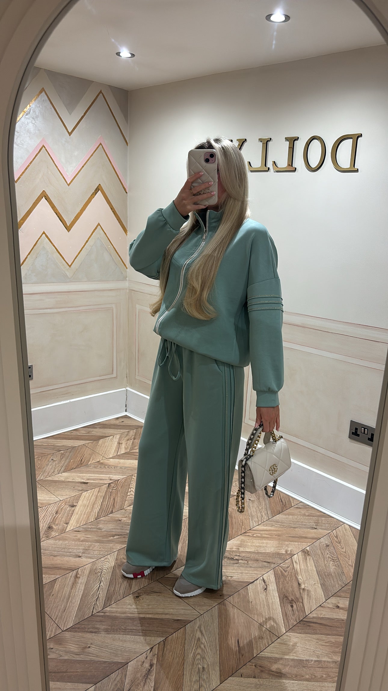Glitter trim lounge set