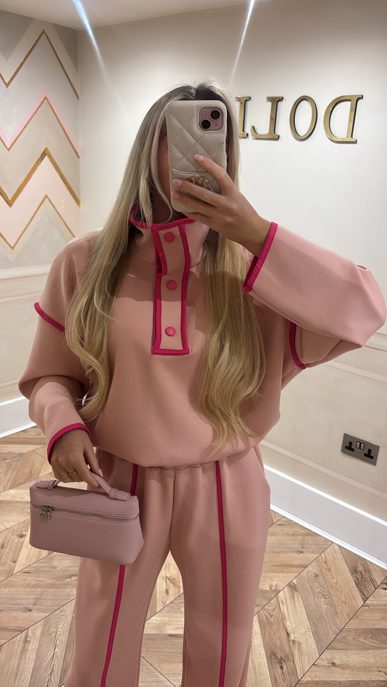 Pink piping button lounge set￼