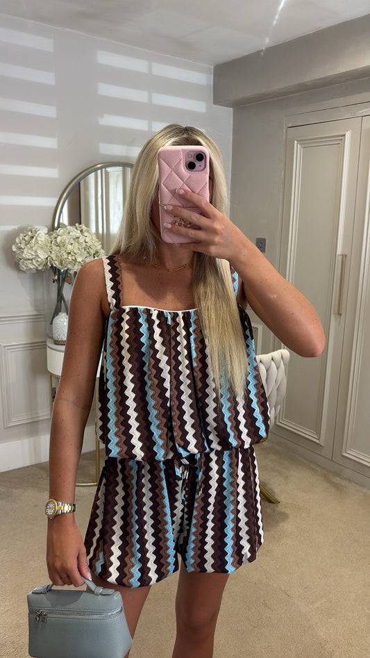 Zig zag puff ball short set
