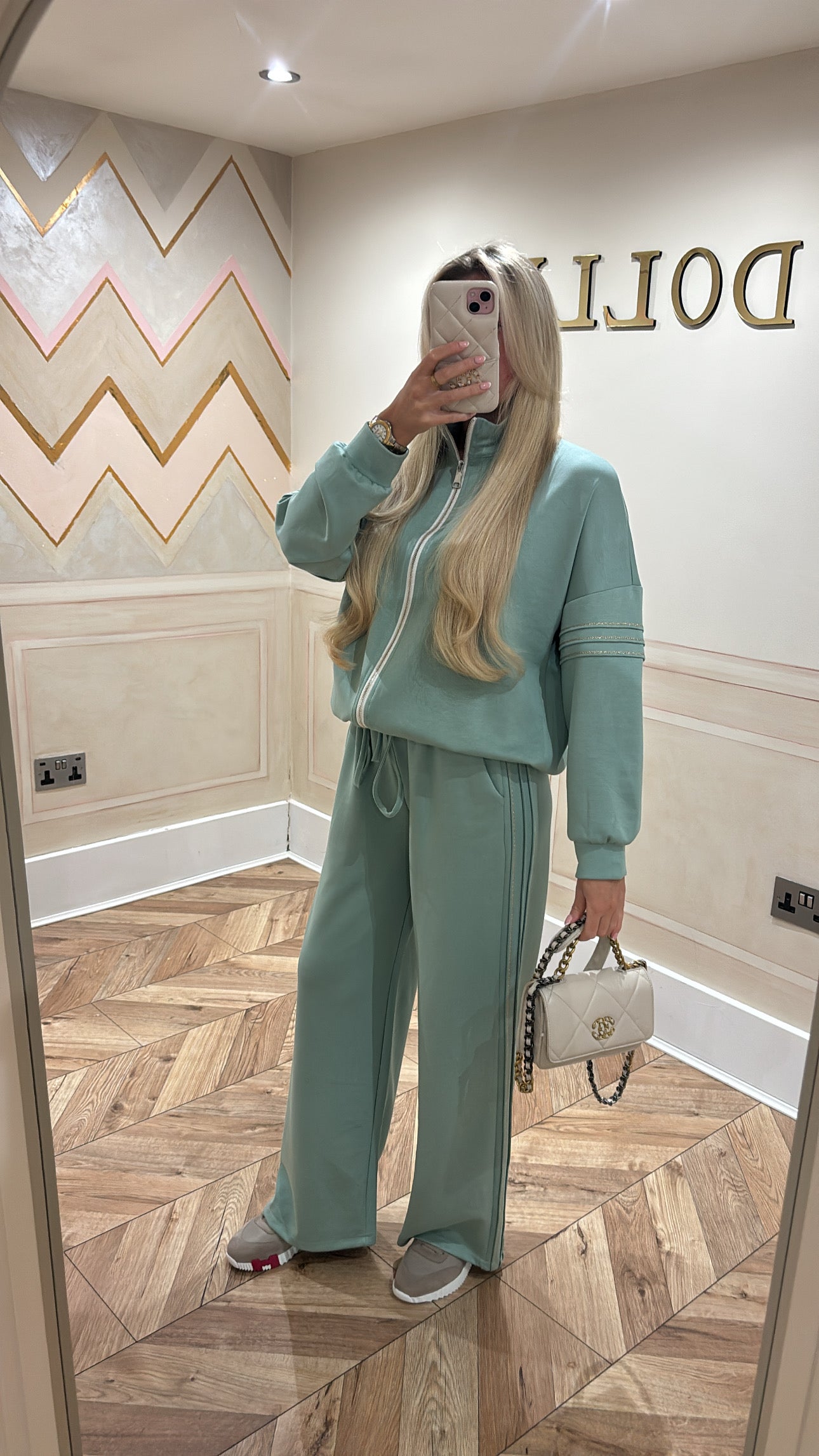 Glitter trim lounge set