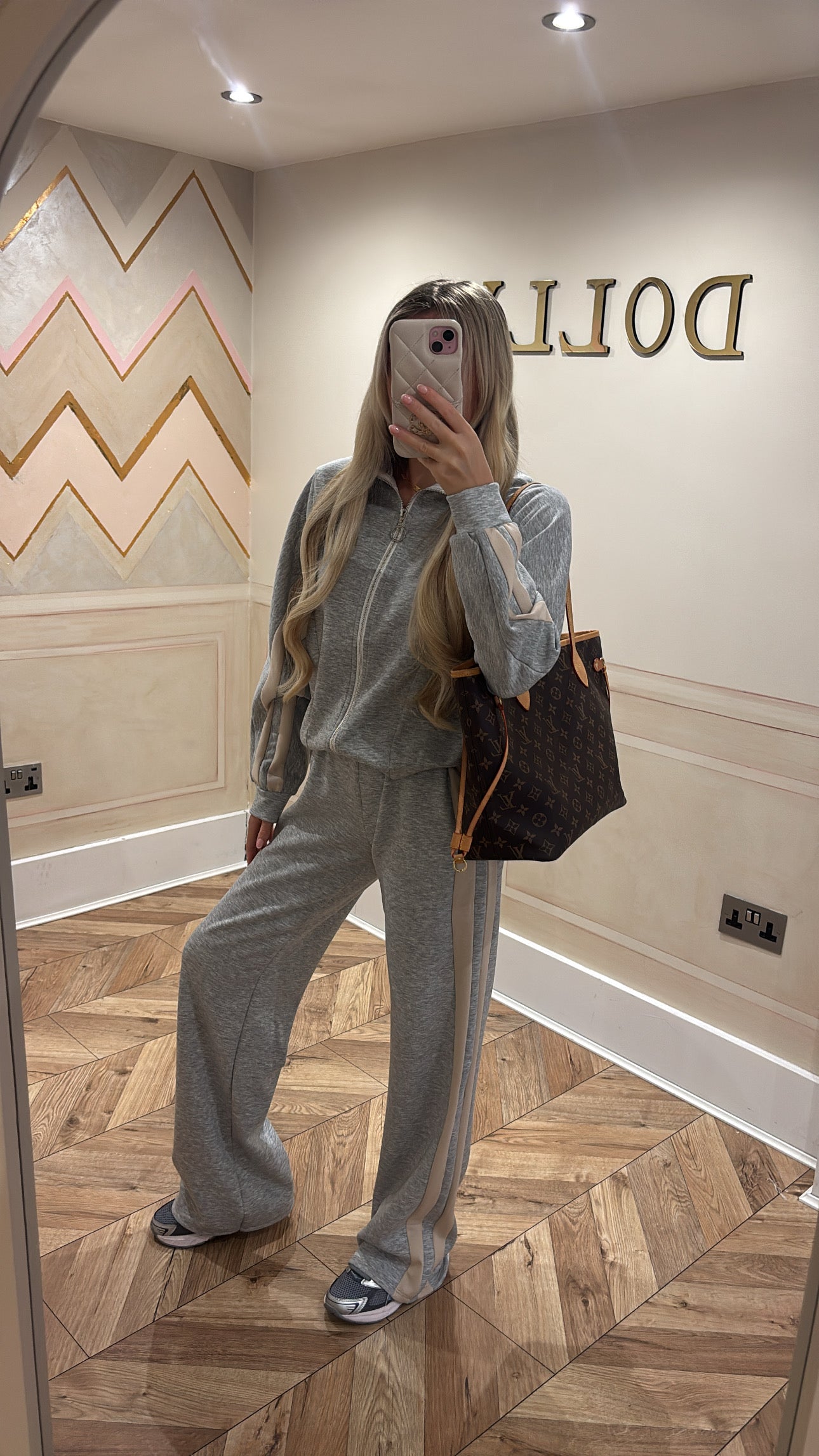Stripe circle zip lounge set