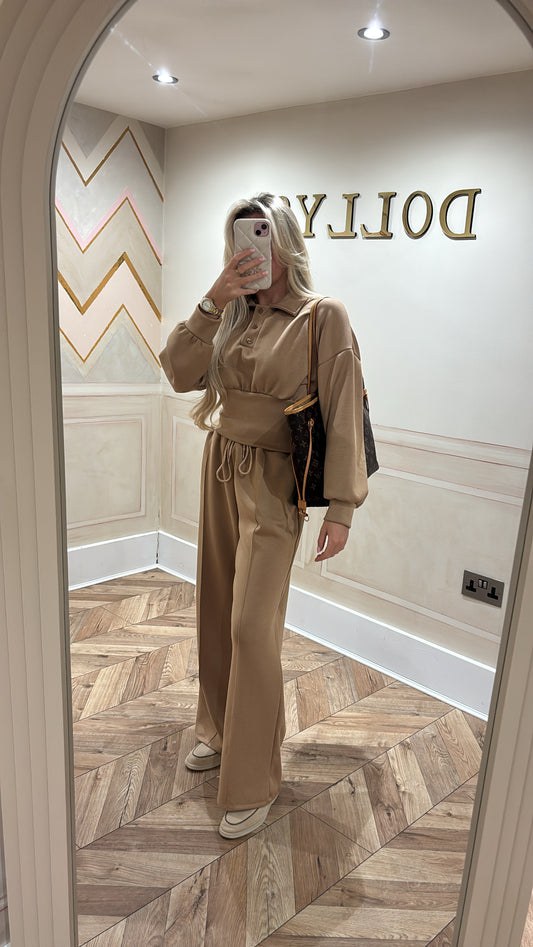 Button collar lounge set