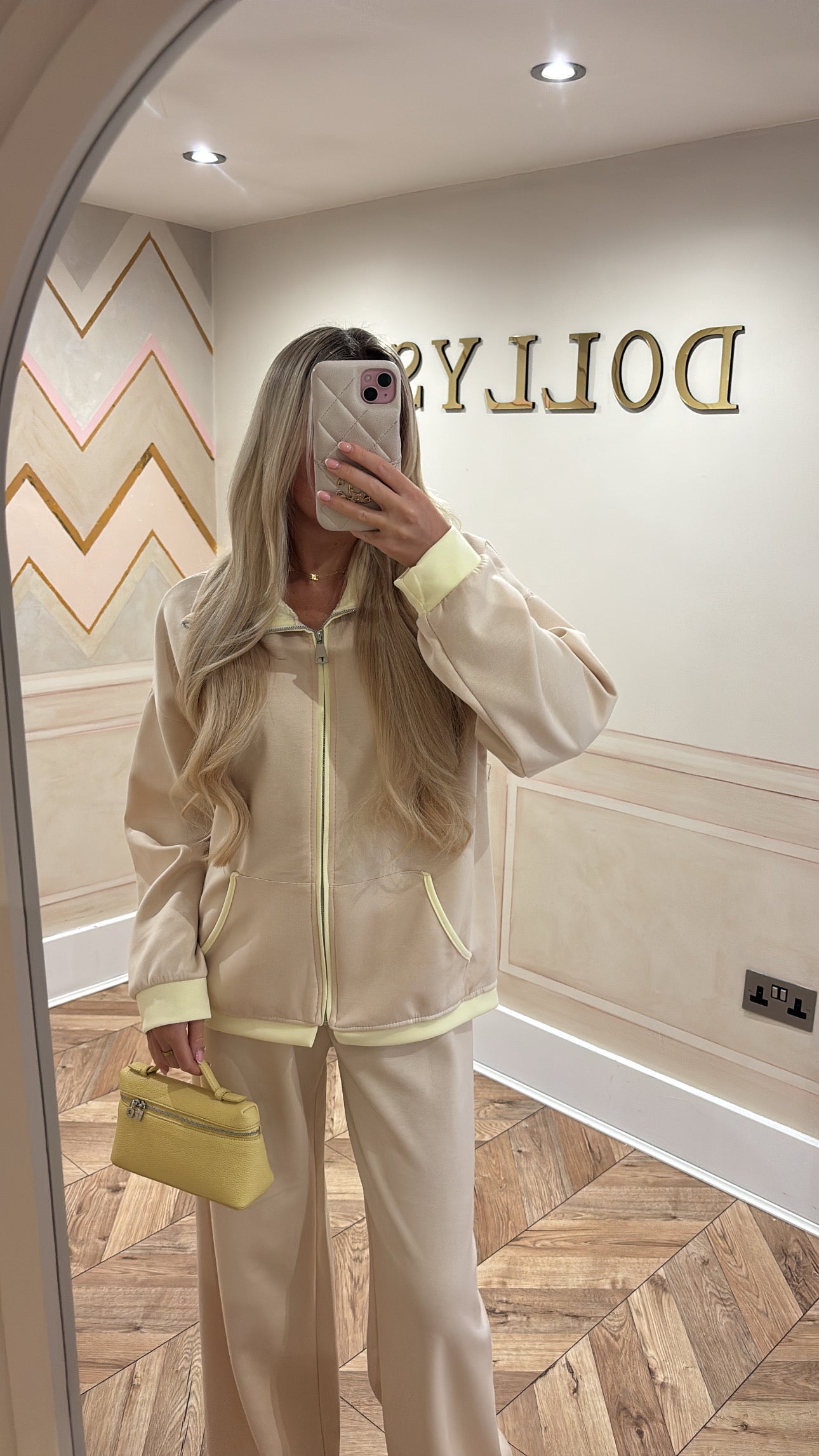 Yellow trim lounge set