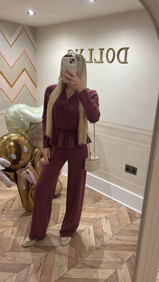 Button frill lounge set