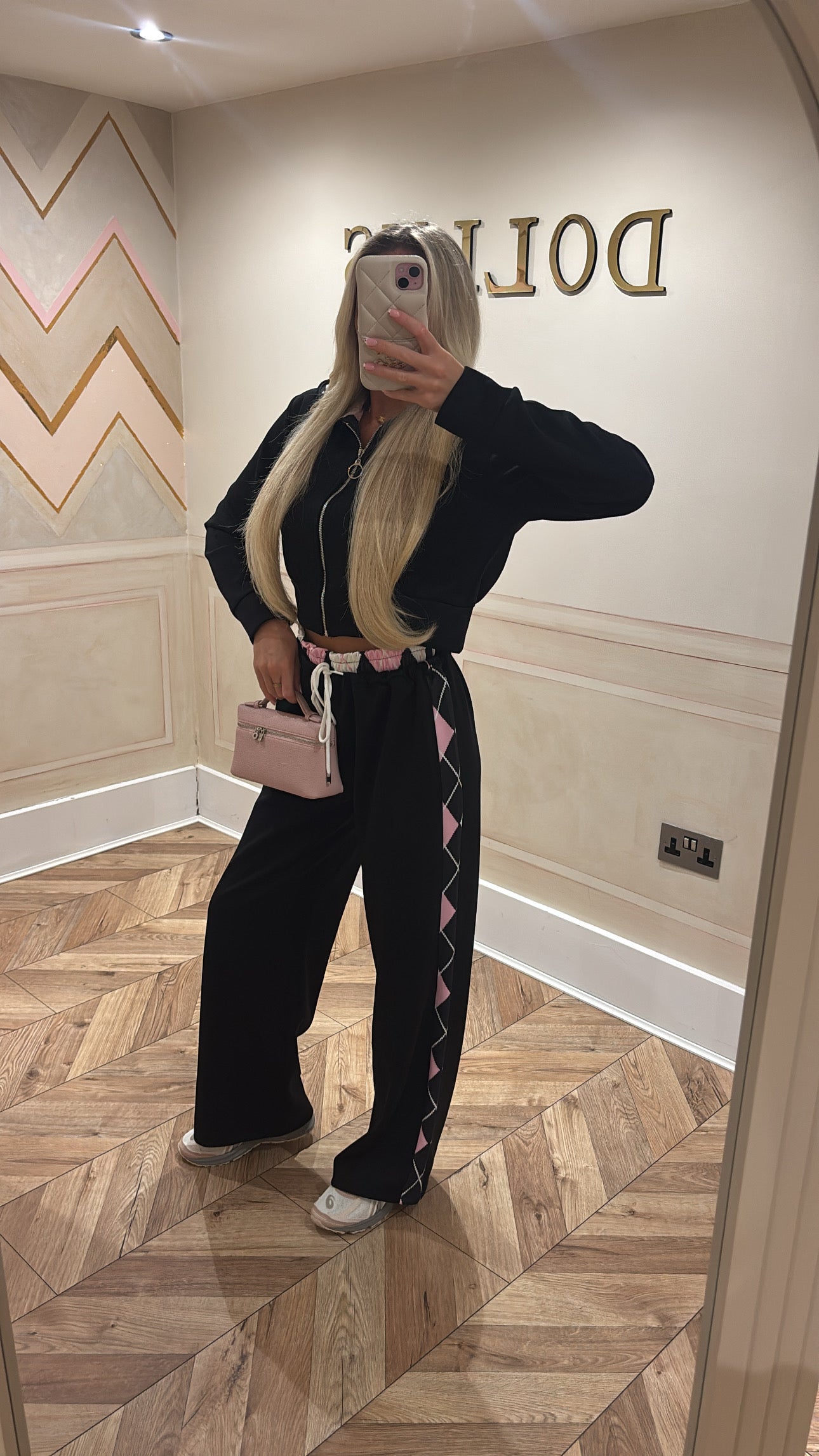 Chequered hood lounge set￼
