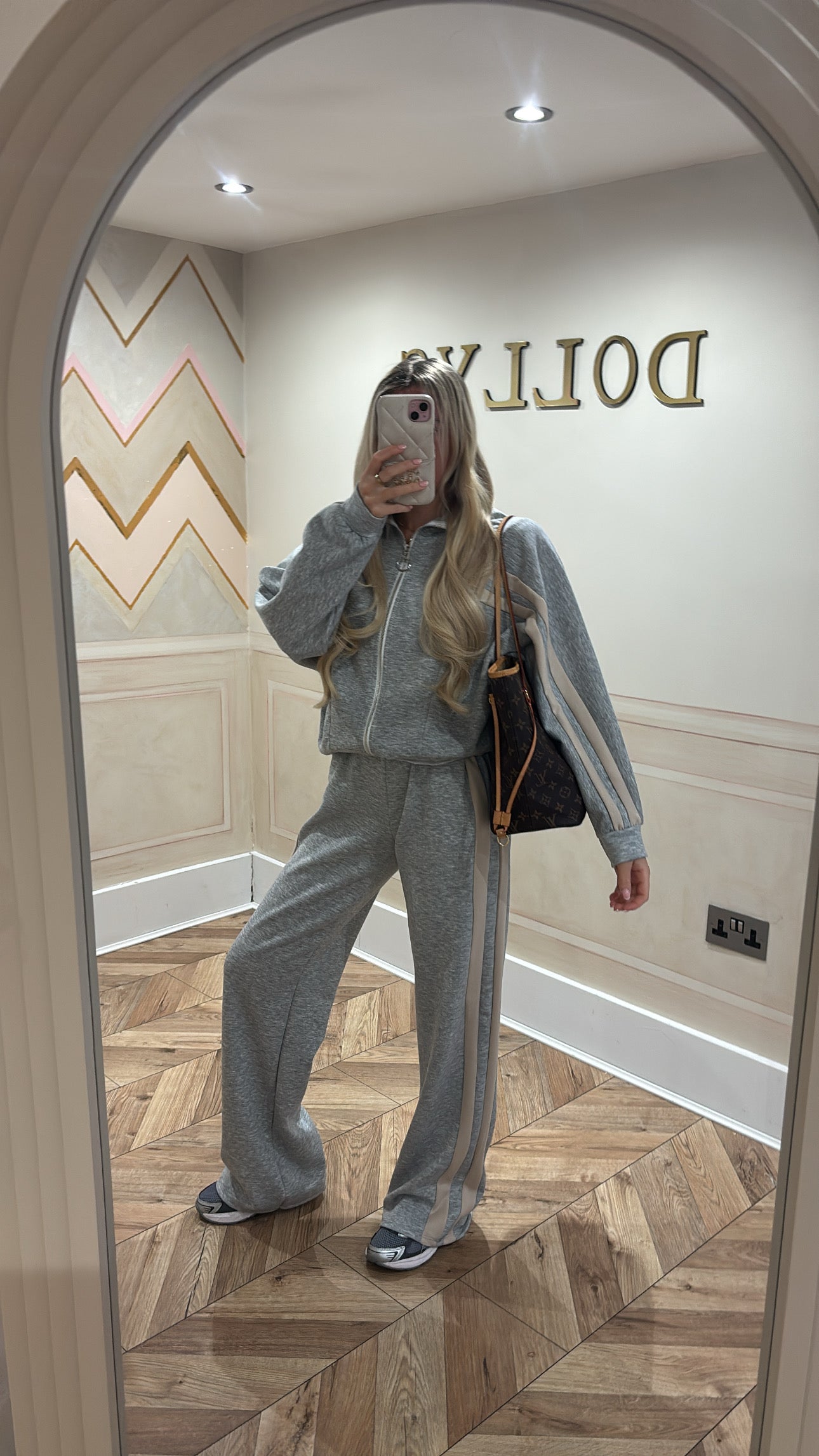 Stripe circle zip lounge set