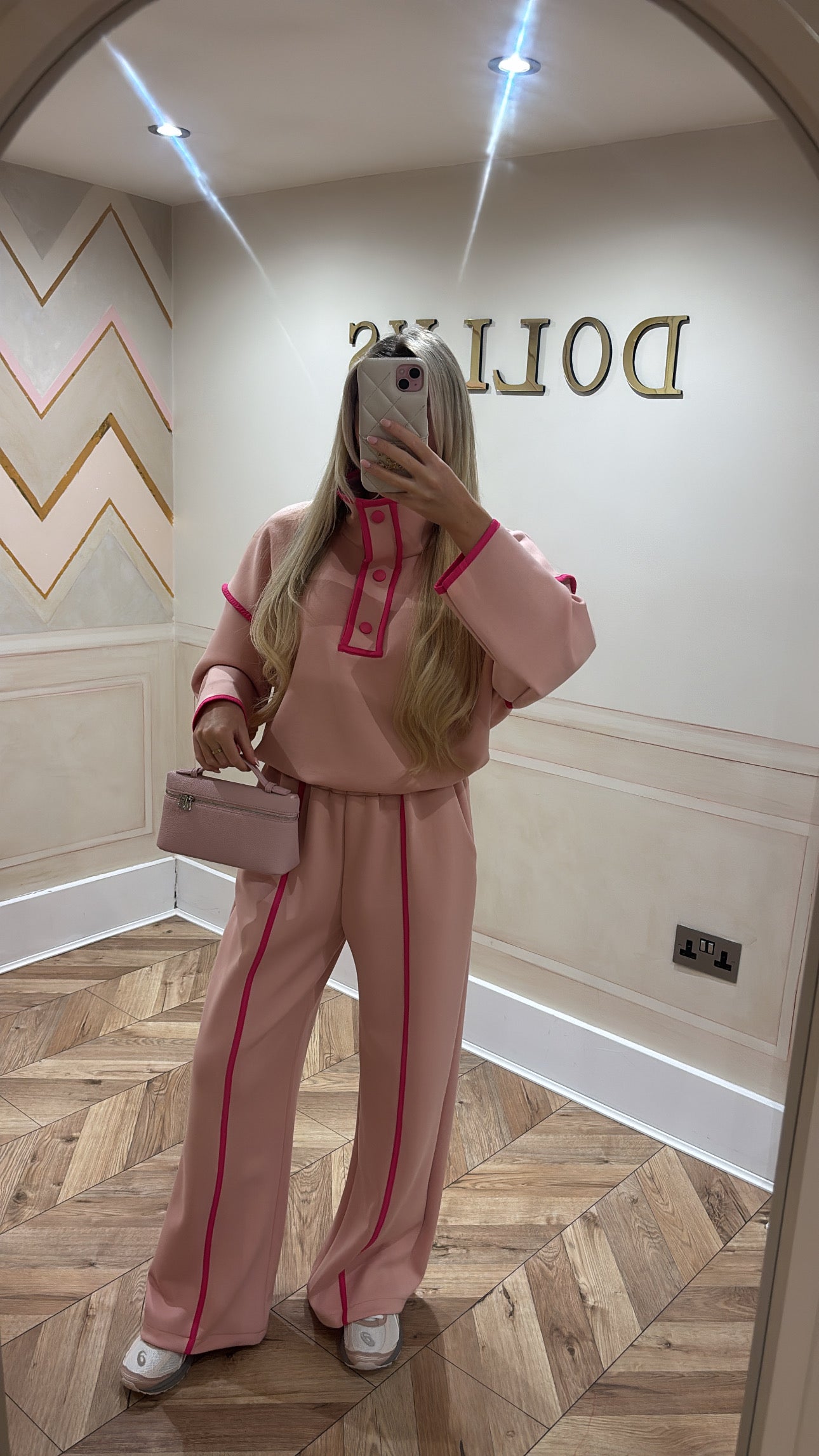Pink piping button lounge set￼