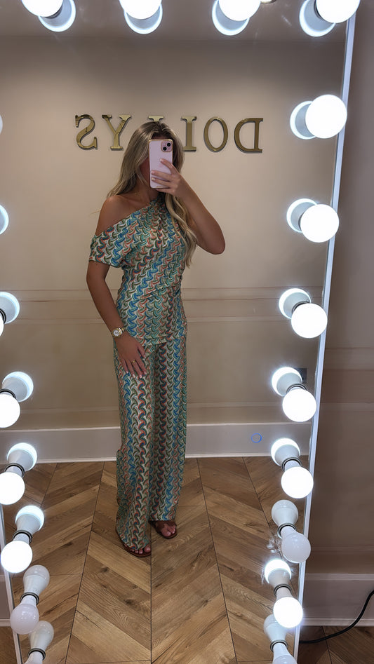 Pattern one shoulder lounge set