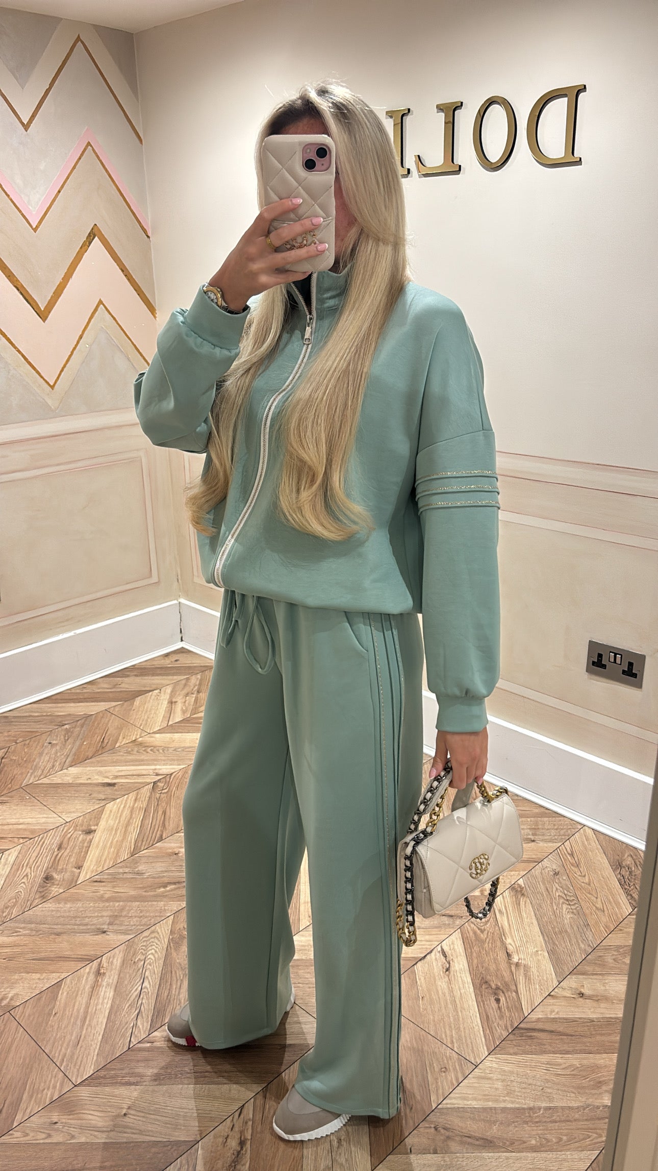 Glitter trim lounge set