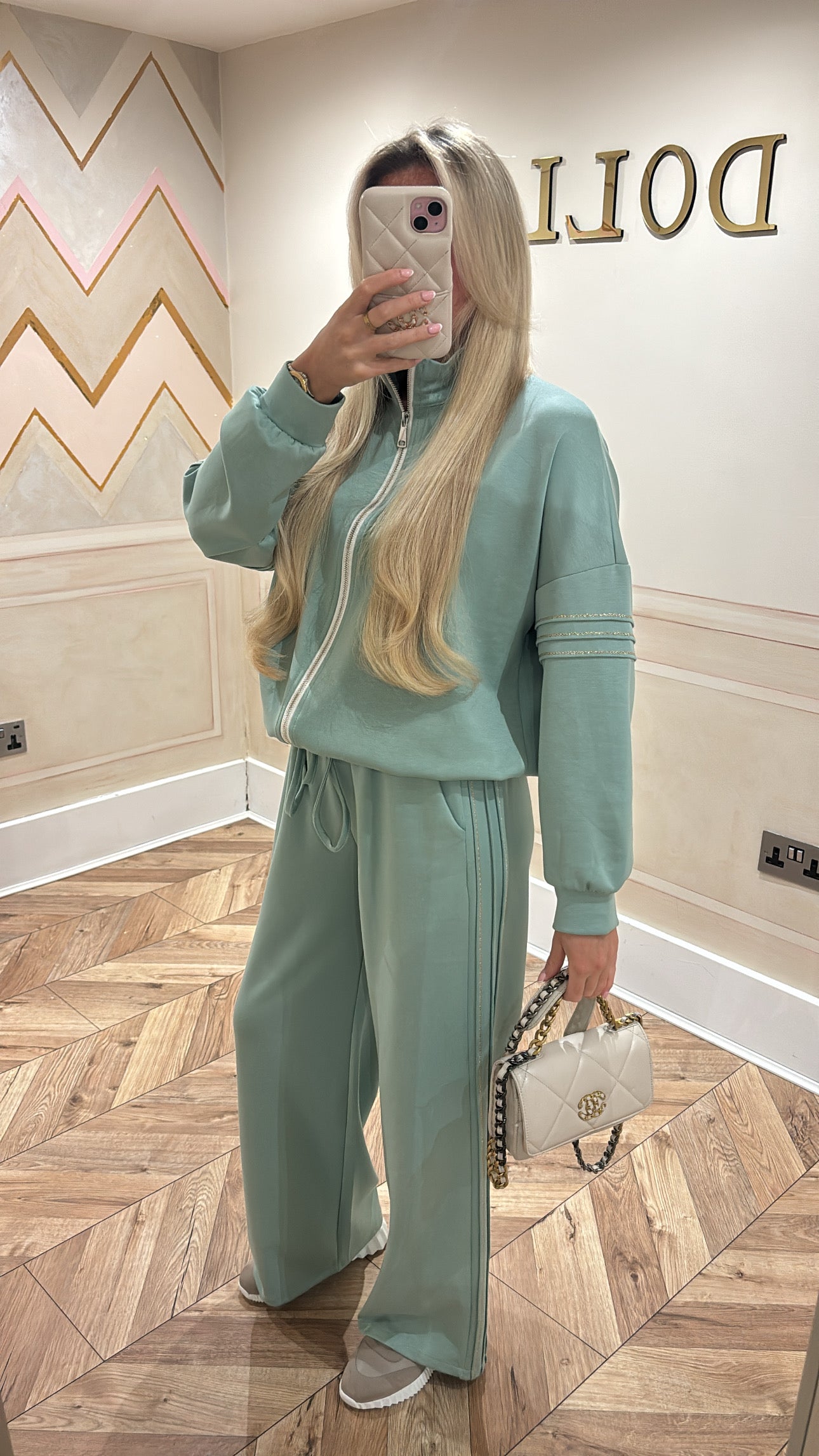 Glitter trim lounge set